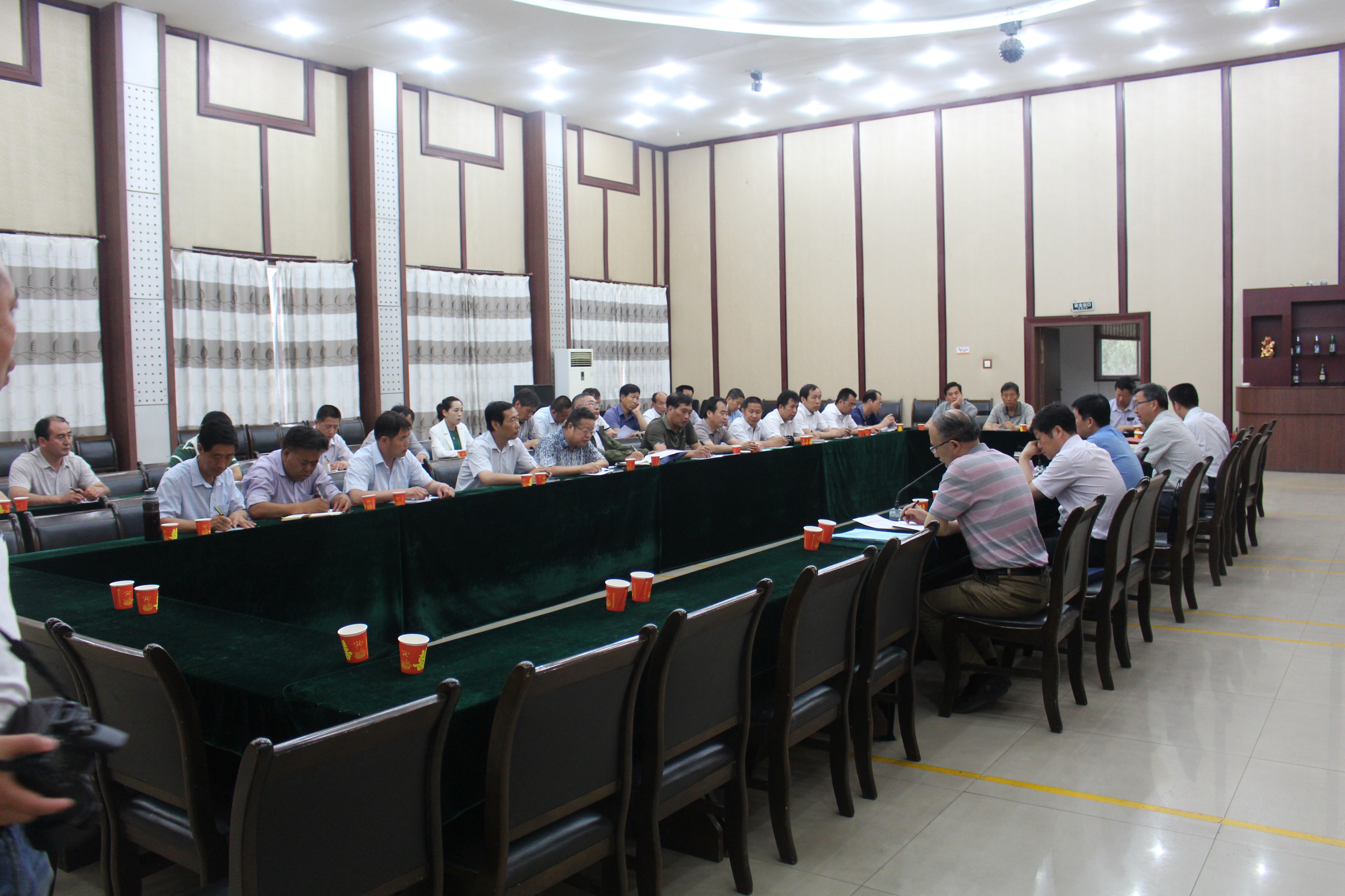 省農(nóng)墾集團(tuán)召開三夏、防汛工作會議