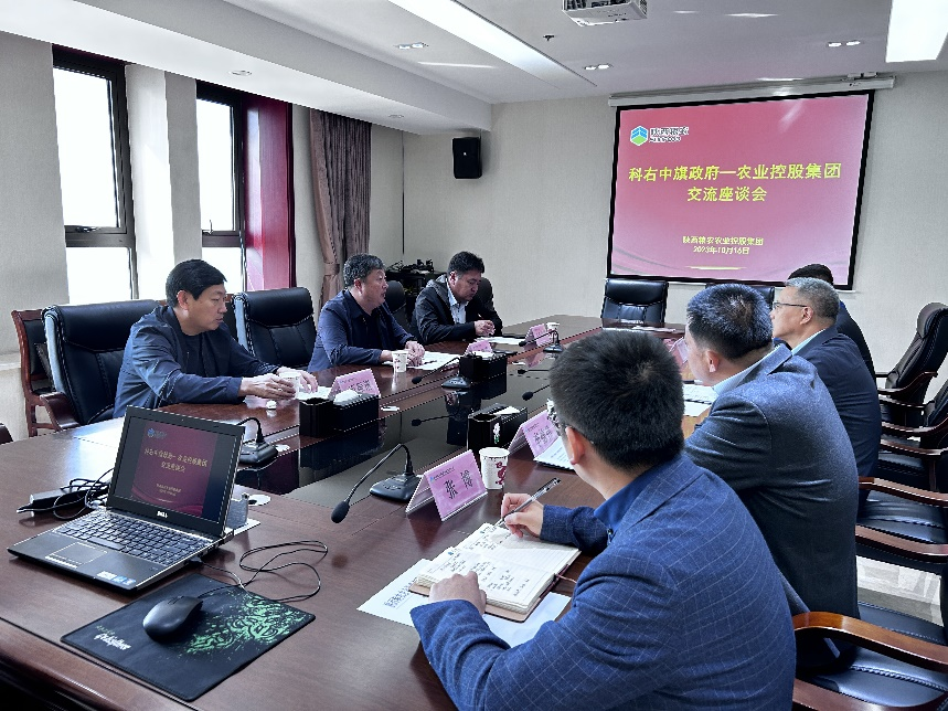 科右中旗旗委常委、副旗長(zhǎng)馮建忠一行到集團(tuán)考察交流